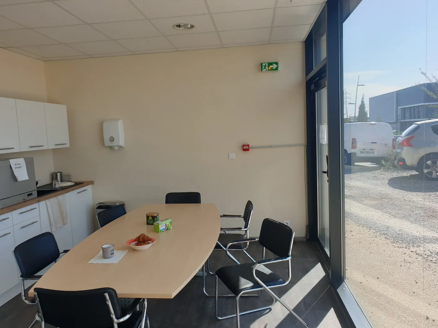 Coin cuisine et espace détente, atelier Camargue 4 Montpellier Coin cuisine et espace détente, atelier Camargue 4 Montpellier